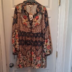 Umgee Floral NWT Size Large Tunic - Multicolor